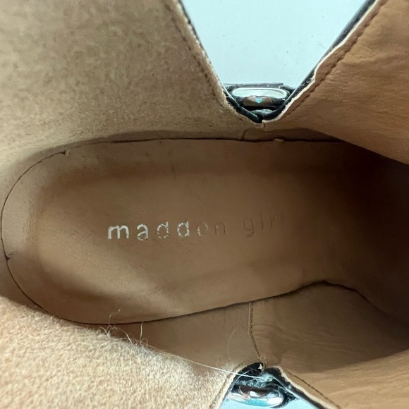 Madden Girl Finnian - Black Boot/Roses Size 7 - Picture 11 of 12